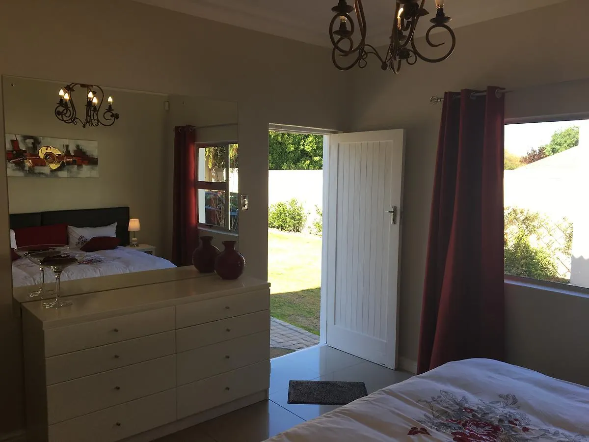 African Palm Cottage And Guesthouse Durbanville