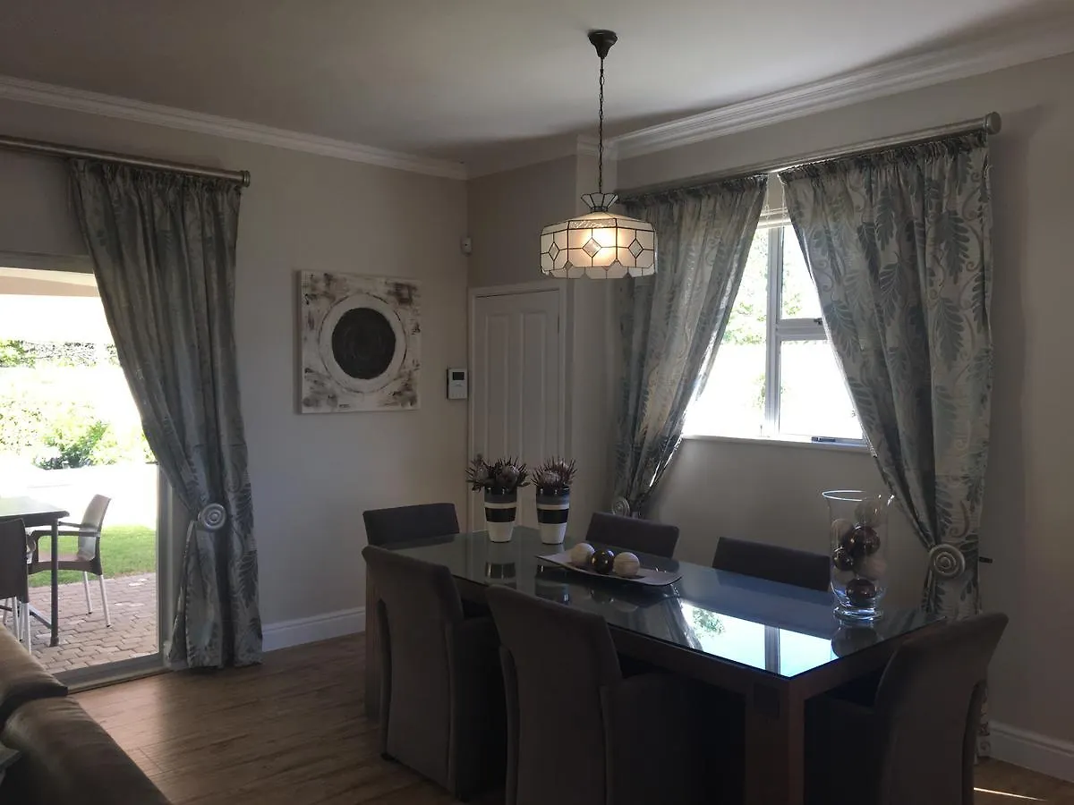 African Palm Cottage And Guesthouse Durbanville