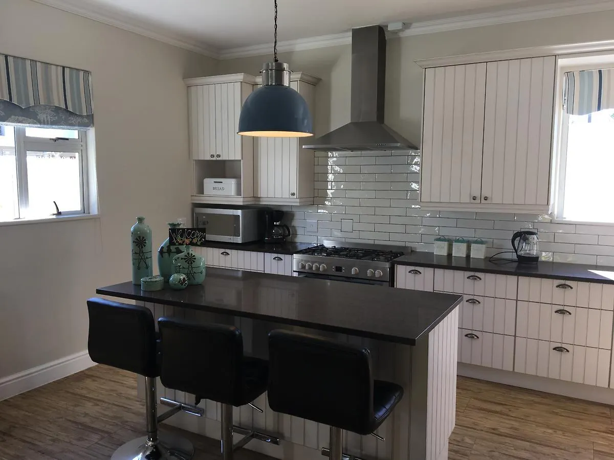 Σπίτι διακοπών African Palm Cottage And Guesthouse Durbanville