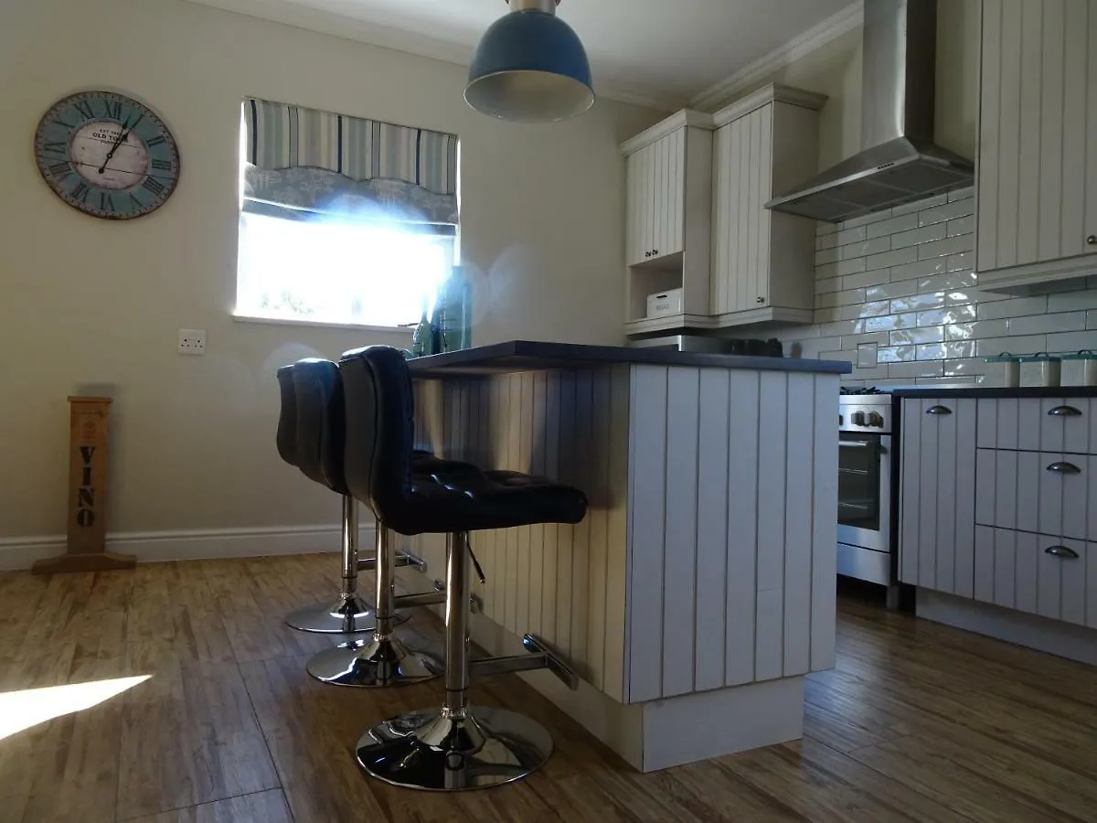 African Palm Cottage And Guesthouse Durbanville