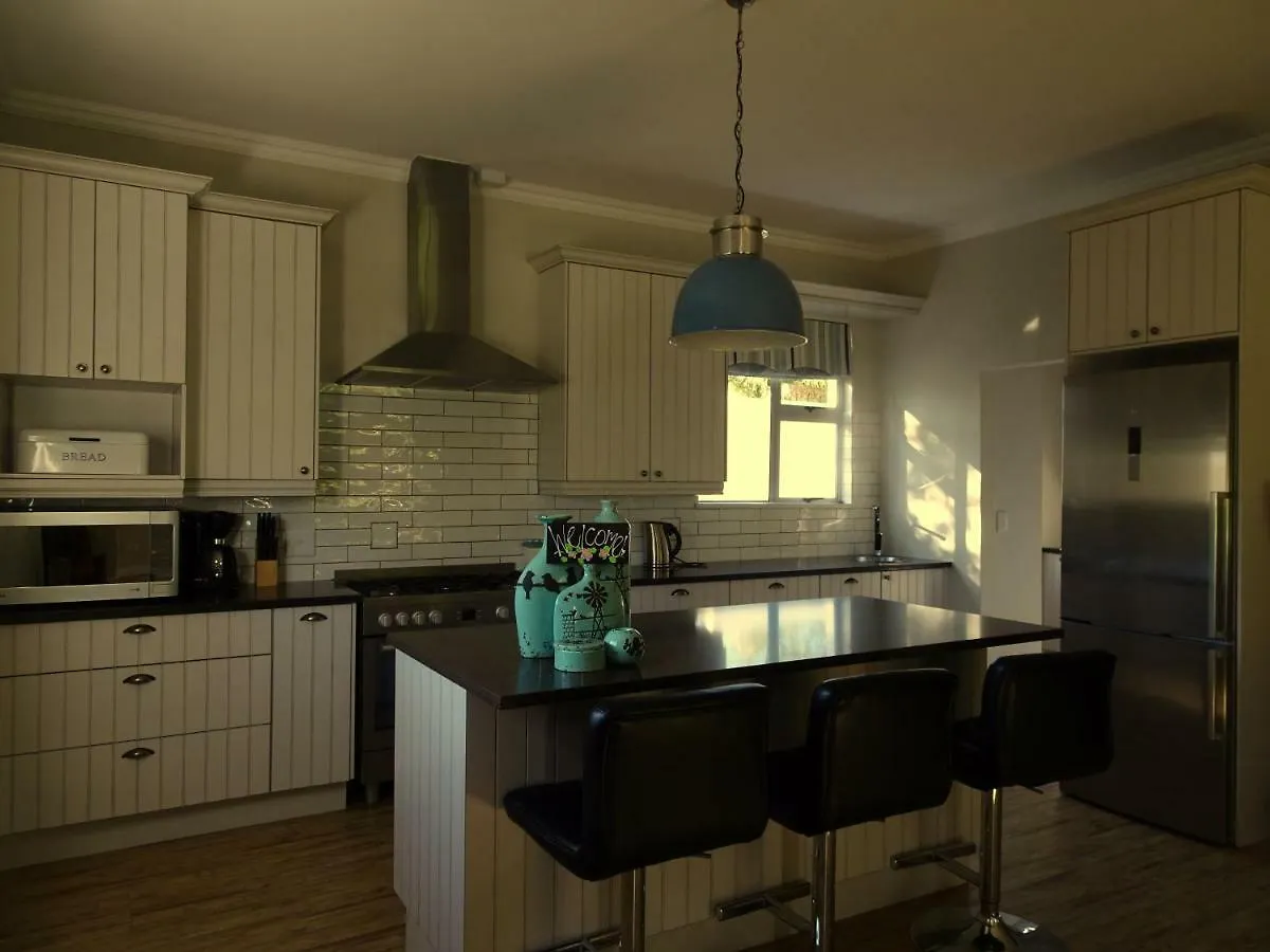 African Palm Cottage And Guesthouse Durbanville 0*,  Νότια Αφρική